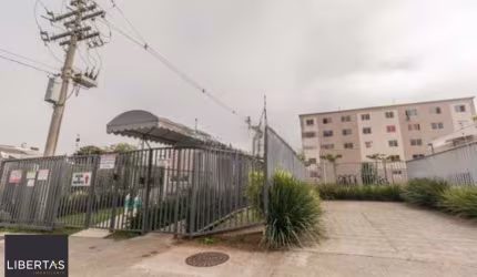 Apartamento 2 dormitórios com estacionamento