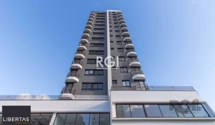 Loft com terraço privativo em L, possui 1 dormitório