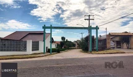 Terreno plano com 24,90m de frente, localizado no bairro Serraria.