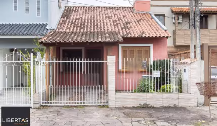 Casa térrea com 2 dormitórios I Bairro Hípica