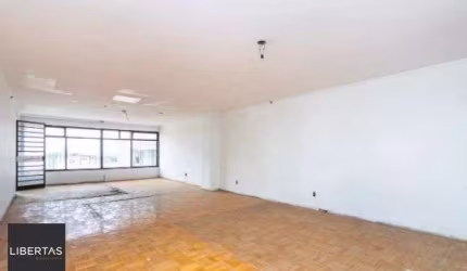 Ótima casa no bairro Três Figueiras, com 4 dormitórios e 5 vagas de garagem