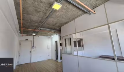 Sala comercial no Baltimore em frente à Redenção