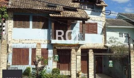 Casa à Venda – 320m², 3 Dormitórios (1 Suíte), 5 Vagas – Partenon