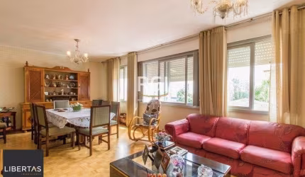 Apartamento á Venda - 140m², 3 dormitórios, sendo 1 suites, 2 vagas - São João