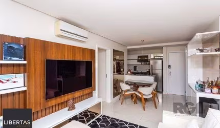Apartamento 2 dormitórios, 1 suíte, 2 vagas no Bairro Petrópolis