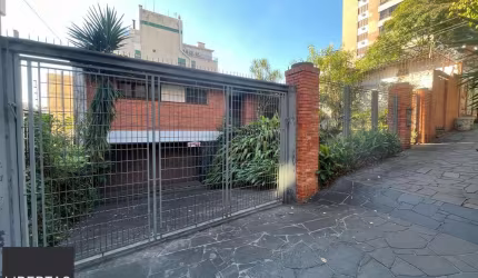 Casa de 3 quartos, suíte e 2 vagas de garagem bairro Auxiliadora em Porto Alegre