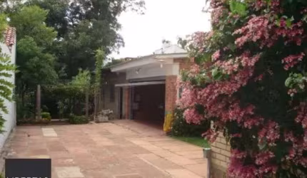 Casa para Venda - 280m², 3 dormitórios, sendo 1 suites, 2 vagas - Medianeira