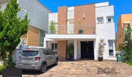 Casa em Porto Alegre, no bairro Aberta dos Morros, com 3 dormitório(s), e 3 banheiros, à venda.