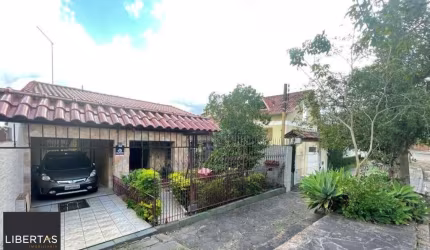 Casa semi mobiliada com 3 dormitórios no Bairro Jardim Floresta