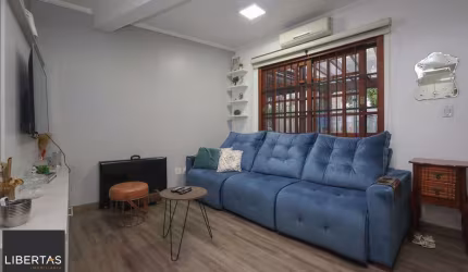 Casa à venda no bairro Jardim Itu em Porto Alegre/RS