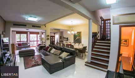 Casa de Condomínio em Três Figueiras