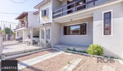 Casa 103m² - 3 dormitórios, 1 suíte, piscina, 2 vagas no bairro Hípica