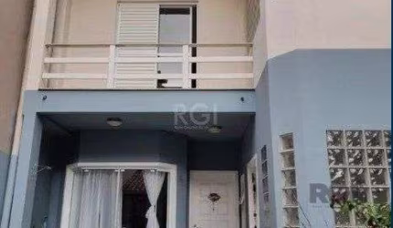 Cara para venda com 3 dormitórios, 1 suíte e 3 vagas no Bela Vista
