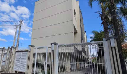 Casa de Condomínio em Glória
