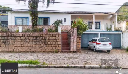 Casa para Venda - 240m², 3 dormitórios, sendo 1 suites, 3 vagas - Cristal