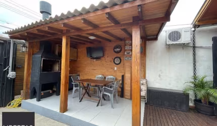 Duas casas no mesmo terreno, 3 vagas para carro, no bairro Sarandi, em Porto Alegre, RS