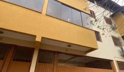 Casa em Condomínio bairro Tristeza de 3 dormitórios e 3 vagas