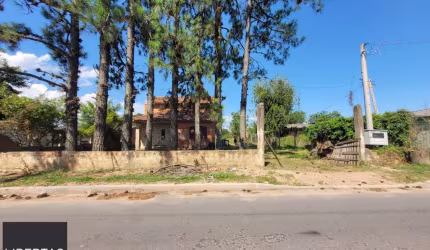 Ótimo terreno com casa na Ponta Grossa.