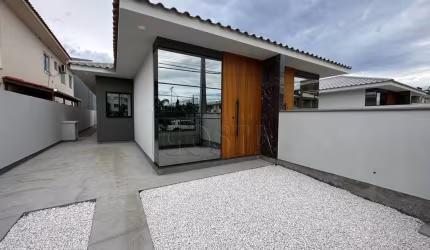 Casa com 3 quartos à venda na Rua Professora Lair Quadros de Espindola, 3, Nova Palhoça, Palhoça por R$ 449.000