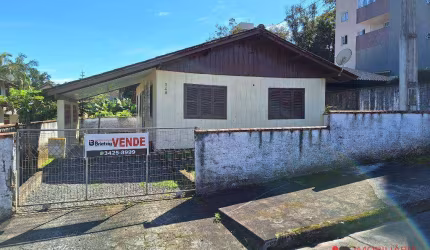 Casa com 3 dormitórios à venda, 84 m² por R$ 570.000,00 - Bom Retiro - Joinville/SC