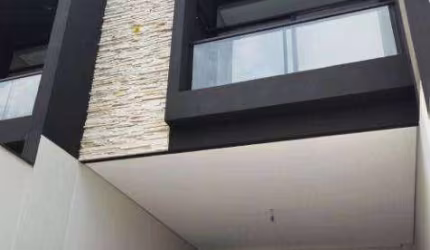 Casa com 3 dormitórios à venda, 125 m² por R$ 698.000,00 - Bom Retiro - Joinville/SC