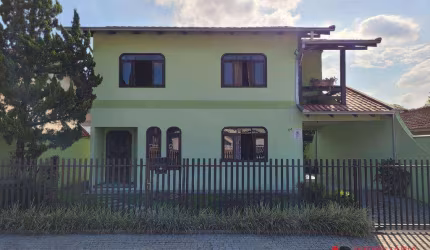 Casa com 3 dormitórios à venda, 188 m² por R$ 960.000,00 - São Marcos - Joinville/SC