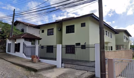 Apartamento com 2 dormitórios para alugar, 40 m² - Bom Retiro - Joinville/SC