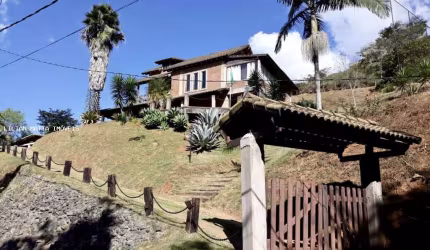 Casas 3 e 4 Quartos para Venda em Juiz de Fora, Parque das Samambaias, 3 dormitórios, 2 suítes, 3 banheiros, 3 vagas