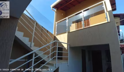 Casa para Venda em Pinhalzinho, Centro, 2 dormitórios, 1 suíte, 3 banheiros, 2 vagas