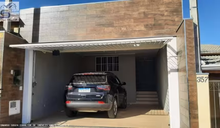 Casa para Venda em Pinhalzinho, Centro, 2 dormitórios, 1 suíte, 2 banheiros, 2 vagas