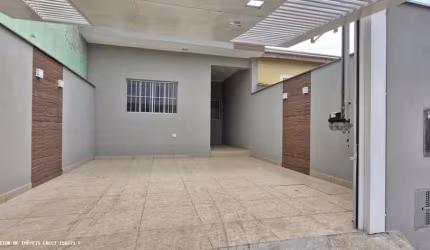 Casa para Venda em Pinhalzinho, Centro, 2 dormitórios, 1 banheiro, 2 vagas