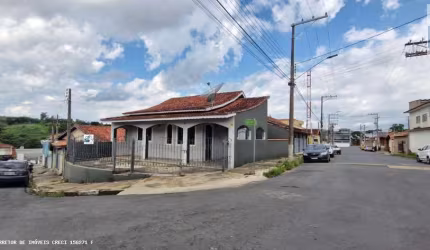 Casa para Venda em Pinhalzinho, Centro, 2 dormitórios, 1 banheiro, 1 vaga