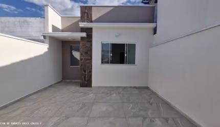 Casa para Venda em Pinhalzinho, Centro, 2 dormitórios, 1 suíte, 2 banheiros, 2 vagas