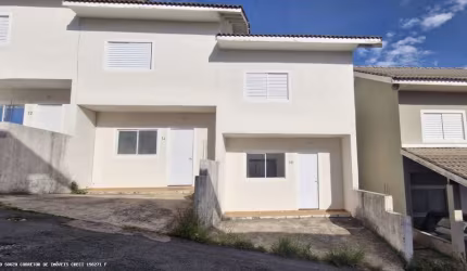 Casa para Venda em Pinhalzinho, Centro, 2 dormitórios, 1 banheiro, 1 vaga