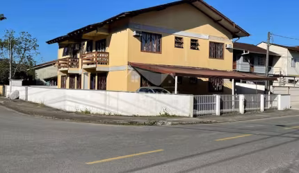 Casa/Sobrado no Bairro Bom Retiro