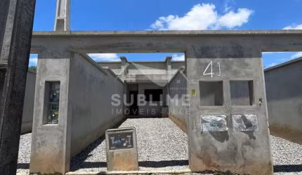 Casa Geminada no Bairro Petrópolis com Suíte