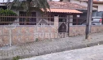 Casa no Bairro Itinga/Araquari com 03 Quartos