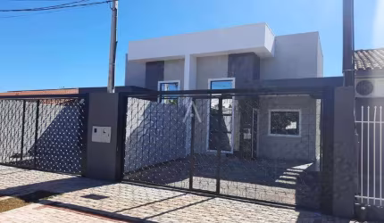 Casa a venda com piscina e área gourmet no Bairro Periollo em Cascavel-PR.