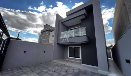 Sobrado 3 suítes à venda no Bairro COQUEIRAL em CASCAVEL por R$ 780.000,00