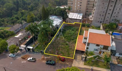Terreno à venda no Bairro CENTRO em CASCAVEL por R$ 990.000,00