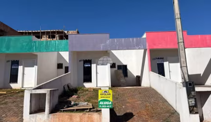 Casa com 2 quartos para alugar na Rua dos Faisões, 415, Planalto, Pato Branco, 55 m2 por R$ 1.100