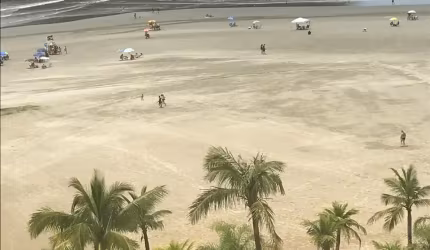 APARTAMENTO PÉ NA AREIA COM VISTA LATERAL - TOTALMENTE REFORMADO! ️