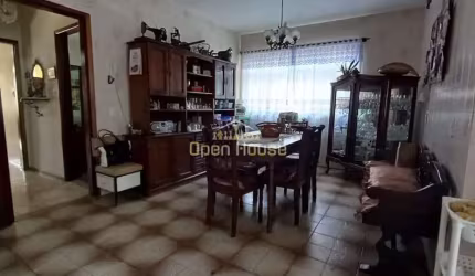 'Descubra Seu Refúgio Espaçoso em Ano Bom: Apartamento de 3 Quartos com Terraço Privativo em Barra