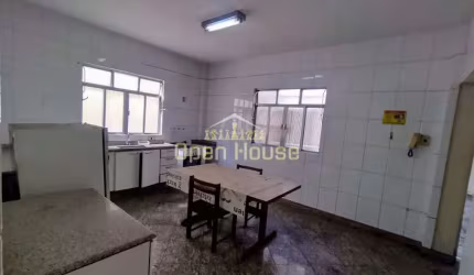 EXCELENTE OPORTUNIDADE Á 2min DA VILA SANTA CECÍLIA!! Casa à venda, com 4 quartos sendo 2 suítes, C