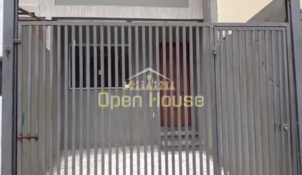 Elegância em Dobro: Casa Duplex com 2 Quartos, Suíte, Terraço Coberto e Muito Mais!