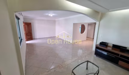 Descubra a Casa dos Sonhos: 3 Quartos, 2 Suítes e Churrasqueira - Imperdível!