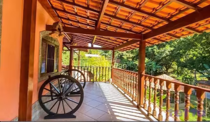 Paraíso Rural à Venda em Retiro, Volta Redonda, RJ - Seu Refúgio de Tranquilidade e Conforto