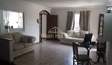 Apartamento dos Sonhos: 3 Quartos e Conforto na Colina - Ideal para Sua Família!