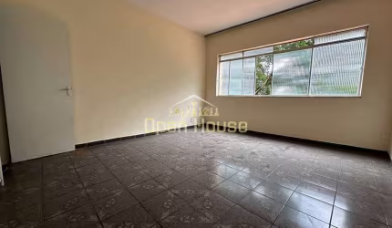 Oportunidade Imperdível no Jardim Amália I : Apartamento de 2 Quartos, Sem Condomínio, no Coração d