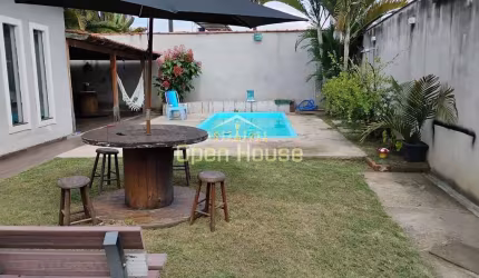 Vendo casa moderna e exclusiva com 3 quartos na Colônia Santo Antônio, Barra Mansa - Conforto e Mod